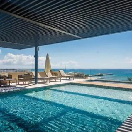 2 Br. With Rooftop Pool And Stunning Ocean View